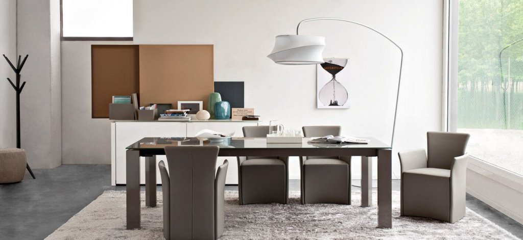 Omnia Dining Table