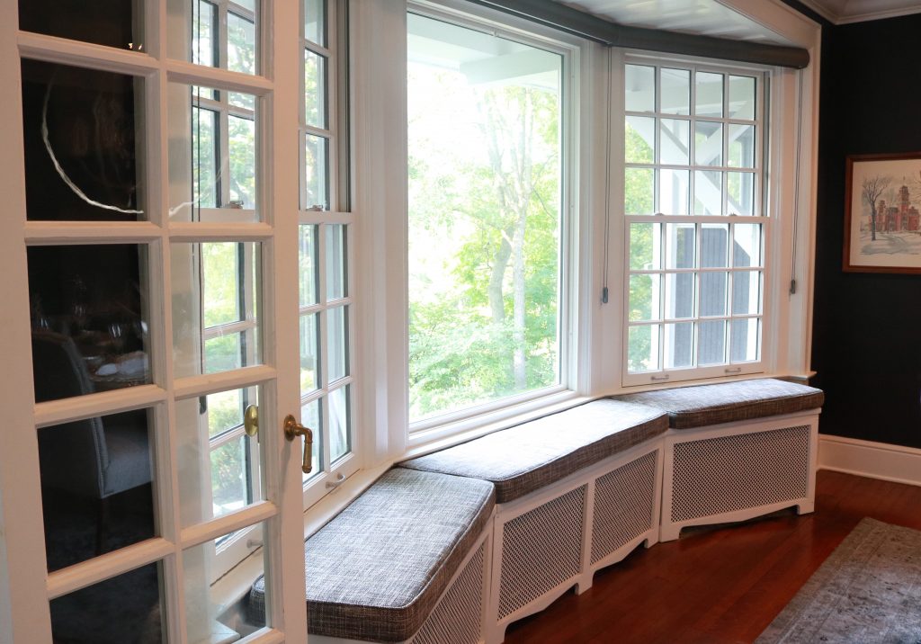 dining window seat